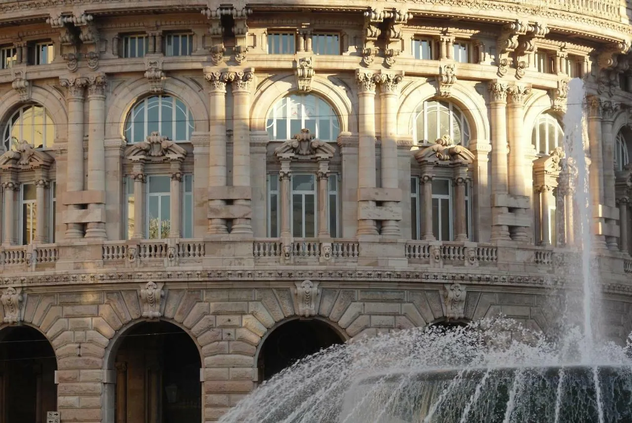 Dietro Il Teatro Modena Génova